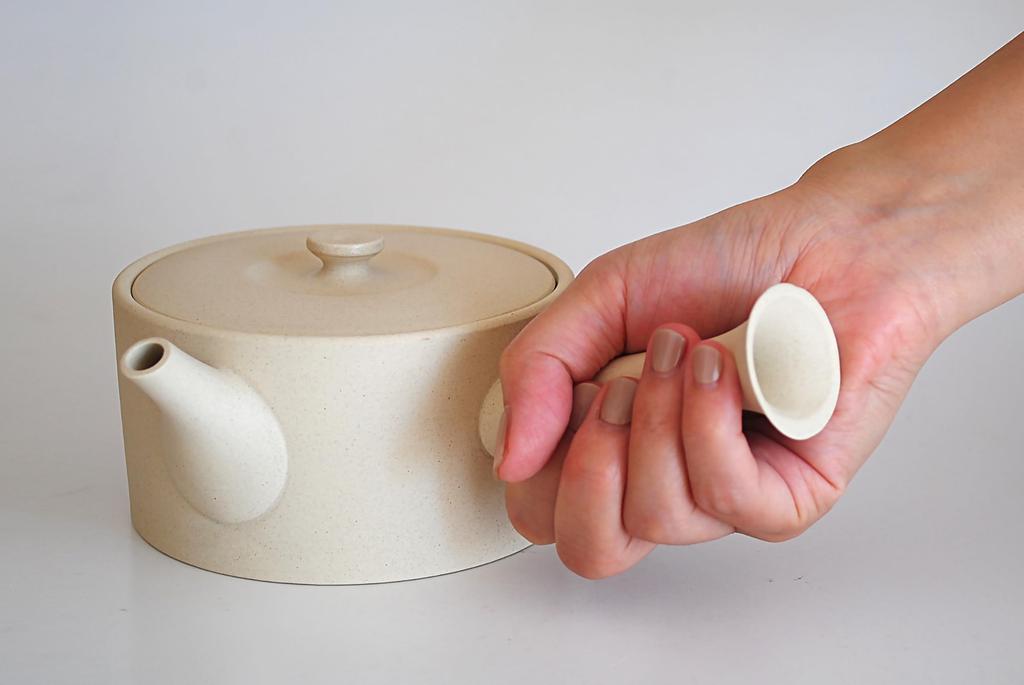 Nankai Tsusho Rokusan Tokoname Flat Teapot, White, Size: Approx. W15.5 X D20.5 X H7.5 Cm, Product Code: 0747-007