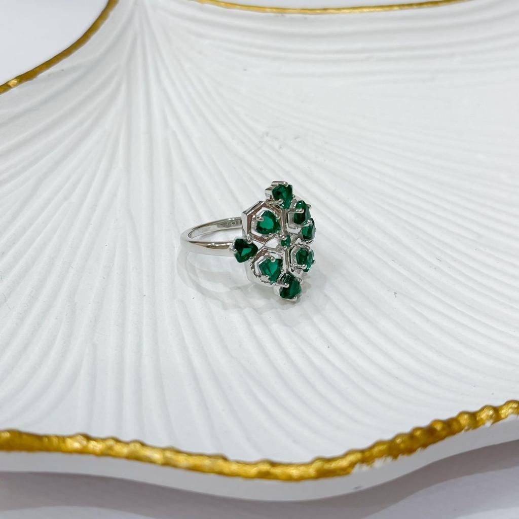 Серебряное кольцо с изумрудом nano 1.725ct, вес изделия 3,92 гр (2159643)
