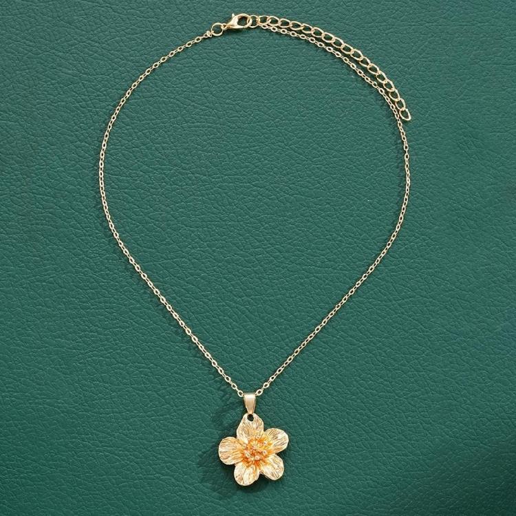 Chic Textured Floral Pendant Necklace Premium Alloy Construction Lightweight Design Perfect for Layering