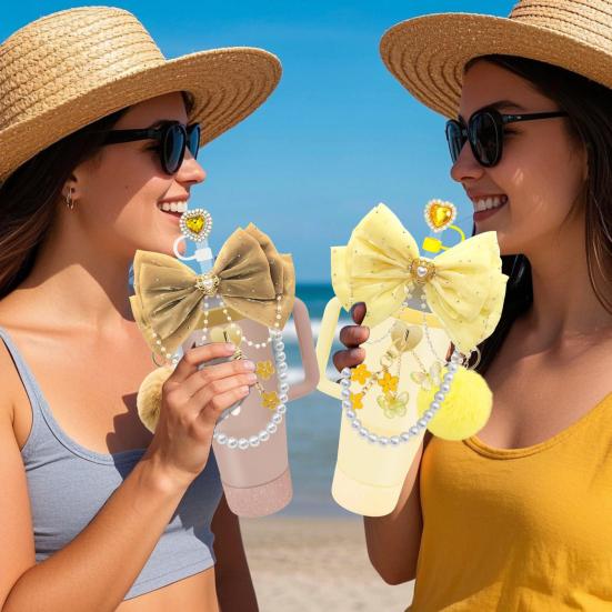 1 Set Tassenhülle Funkelnde Strasssteine Schleife Plüschball Dekoration Kunstperlen Lanyard Tassenzubehör mit Silikonboden-Schutz