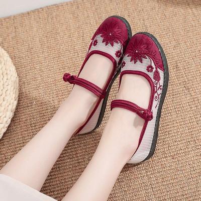 Stare buty z tkaniny w Pekinie Buty z siatki mamy Letnie oddychające buty z haftowanej siatki w starożytnym stylu