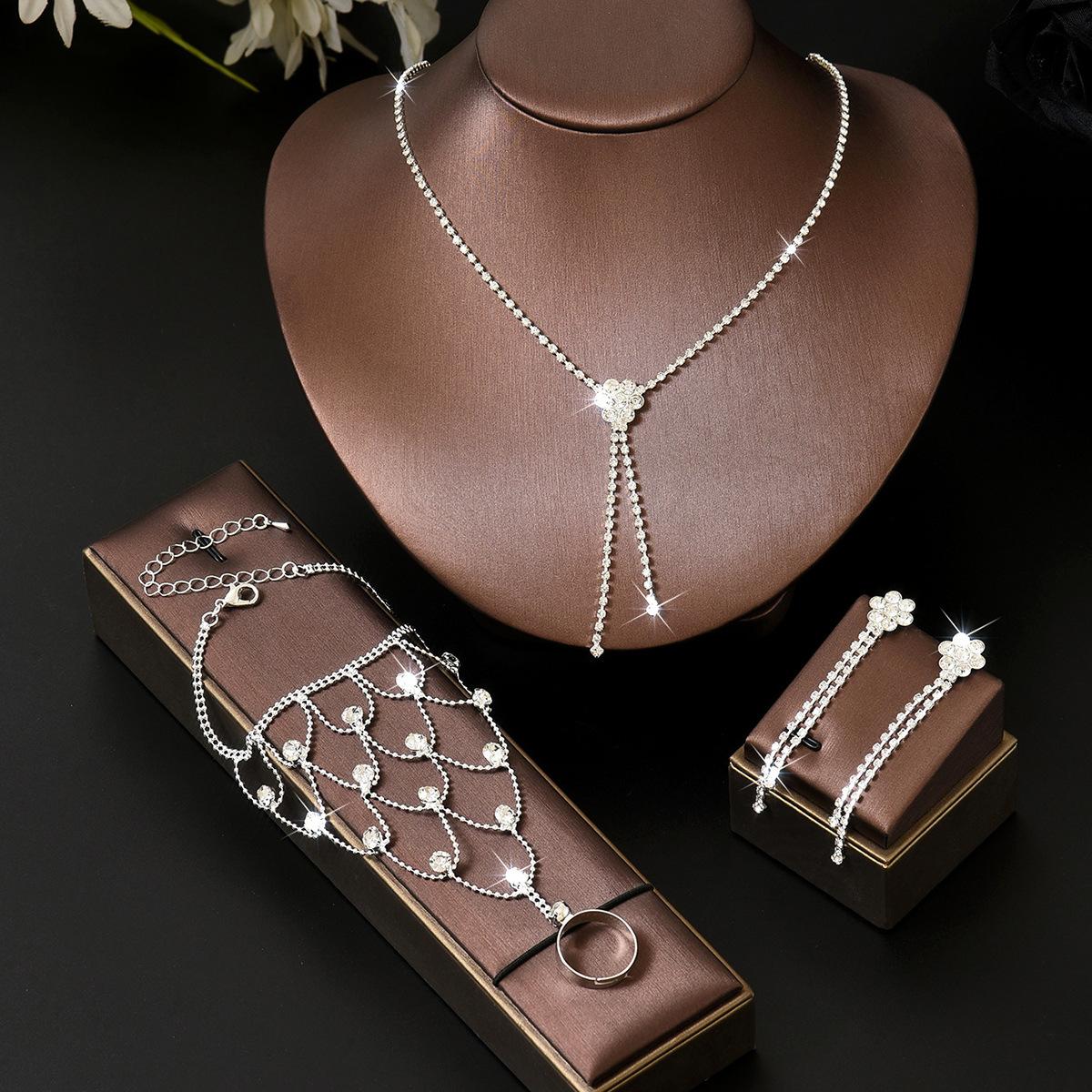 

2026 Exquisite Super Flash Claw Chain Necklace Earrings Earclip Set Bridal Accessories Dress Accessories Dinner Party Earrings Women 45CM