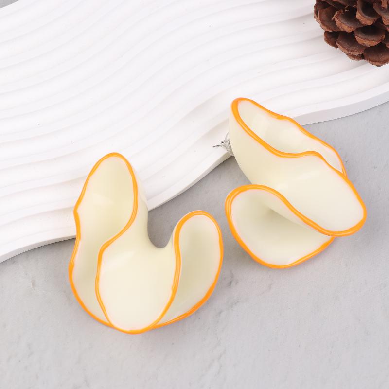 

Geometric Conch Stud Earrings for Women European American Personality Exaggerated Style Girls Travel Party Jewelry Gift