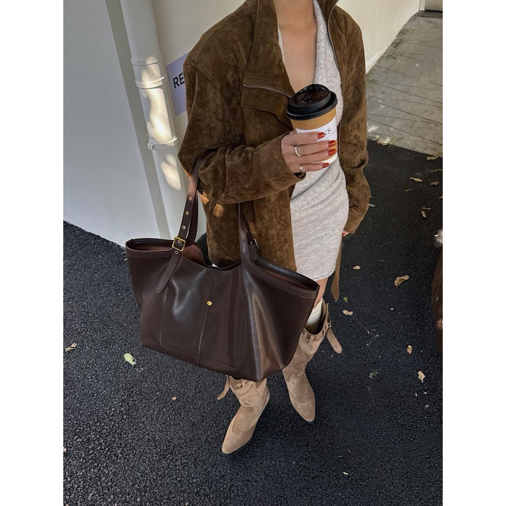 2026 New Tote Bag Large Capacity Commuter Bag Fashion Armpit Shoulder Bun Mother Bag Shopping Bag Leather Women's Bag