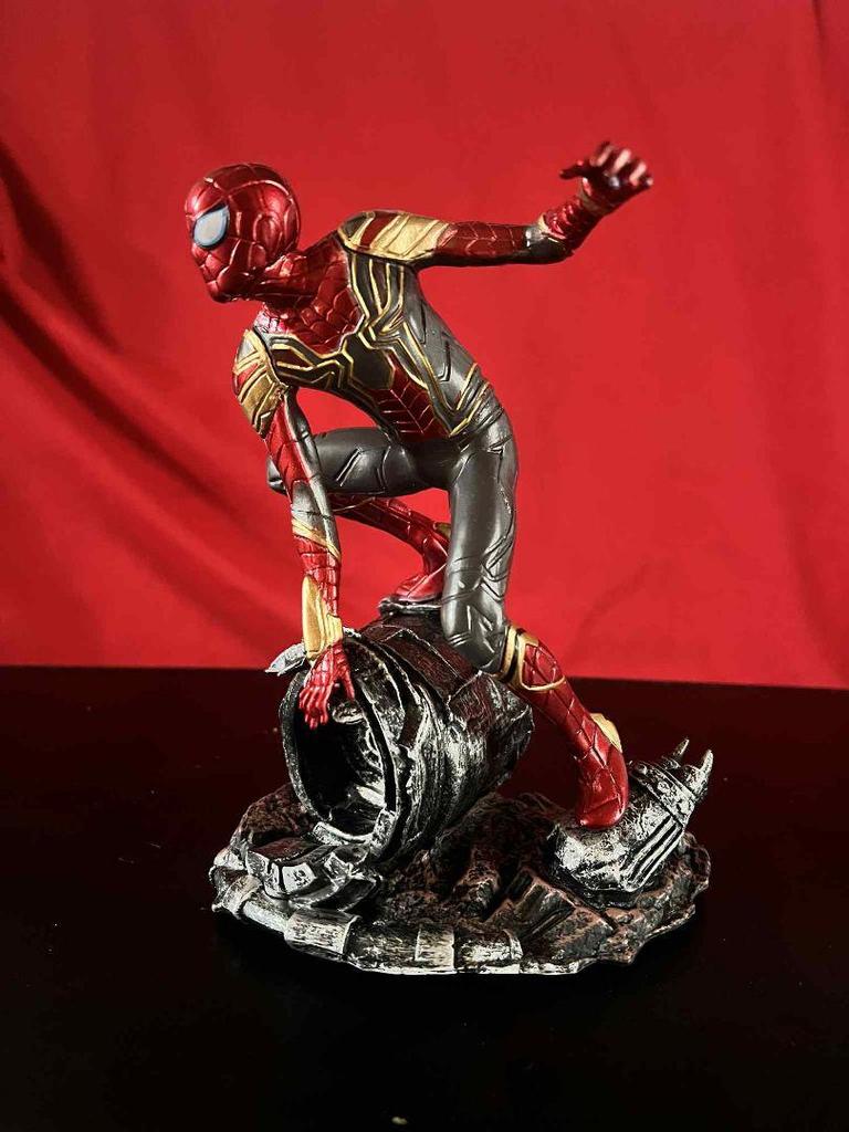 [USED] Spider-Man Armored Figure