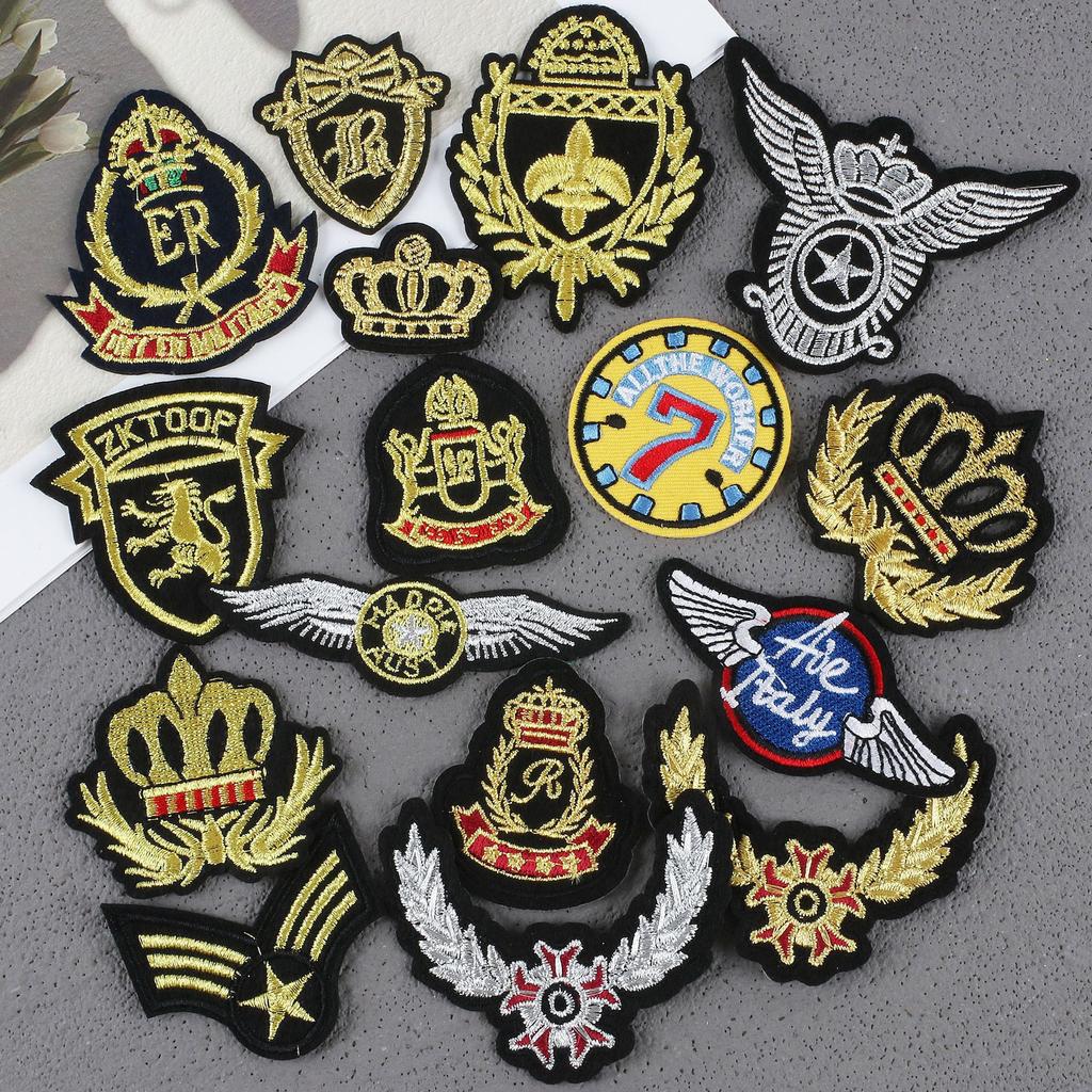Computer Embroidery Cloth Sticker, Clothes Decoration Micro-Chapter Patch Sticker, Adhesive-Backed Embroidery Label, School Uniform Logo, Gold And Sil