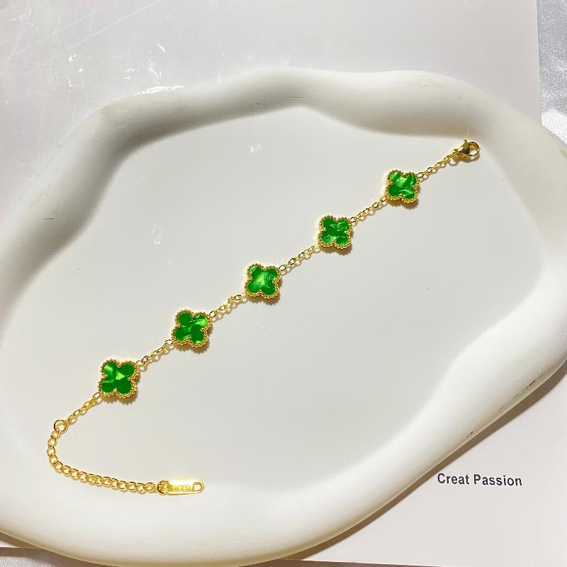 Female Titanium Steel Does Not Fade 9MM Five-flower Lucky Four-leaf Clover Bracelet Is Fashionable and Versatile