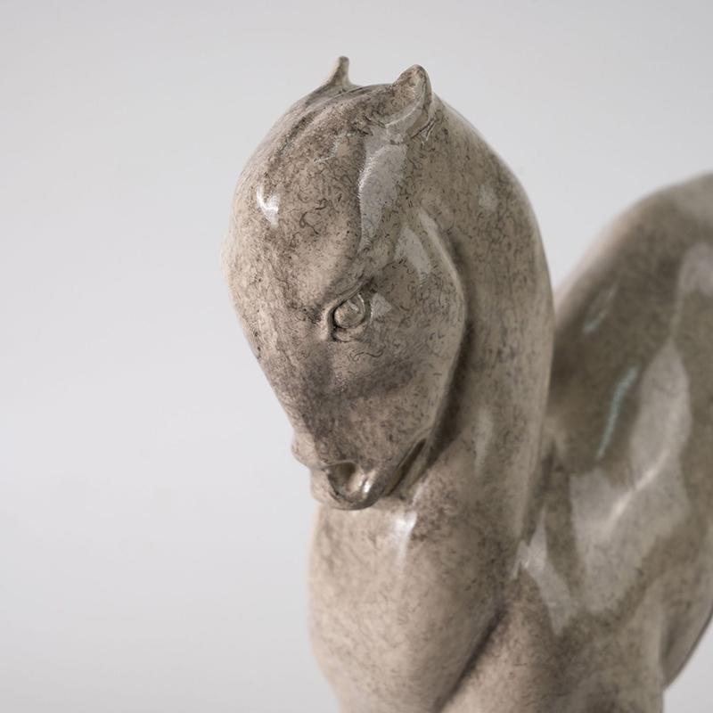 Retro Figurine Luxury Living Room Decoration Horse Miniature Sofa Beside Interior Ornaments Figurine Nordic Funny Gift Figurines