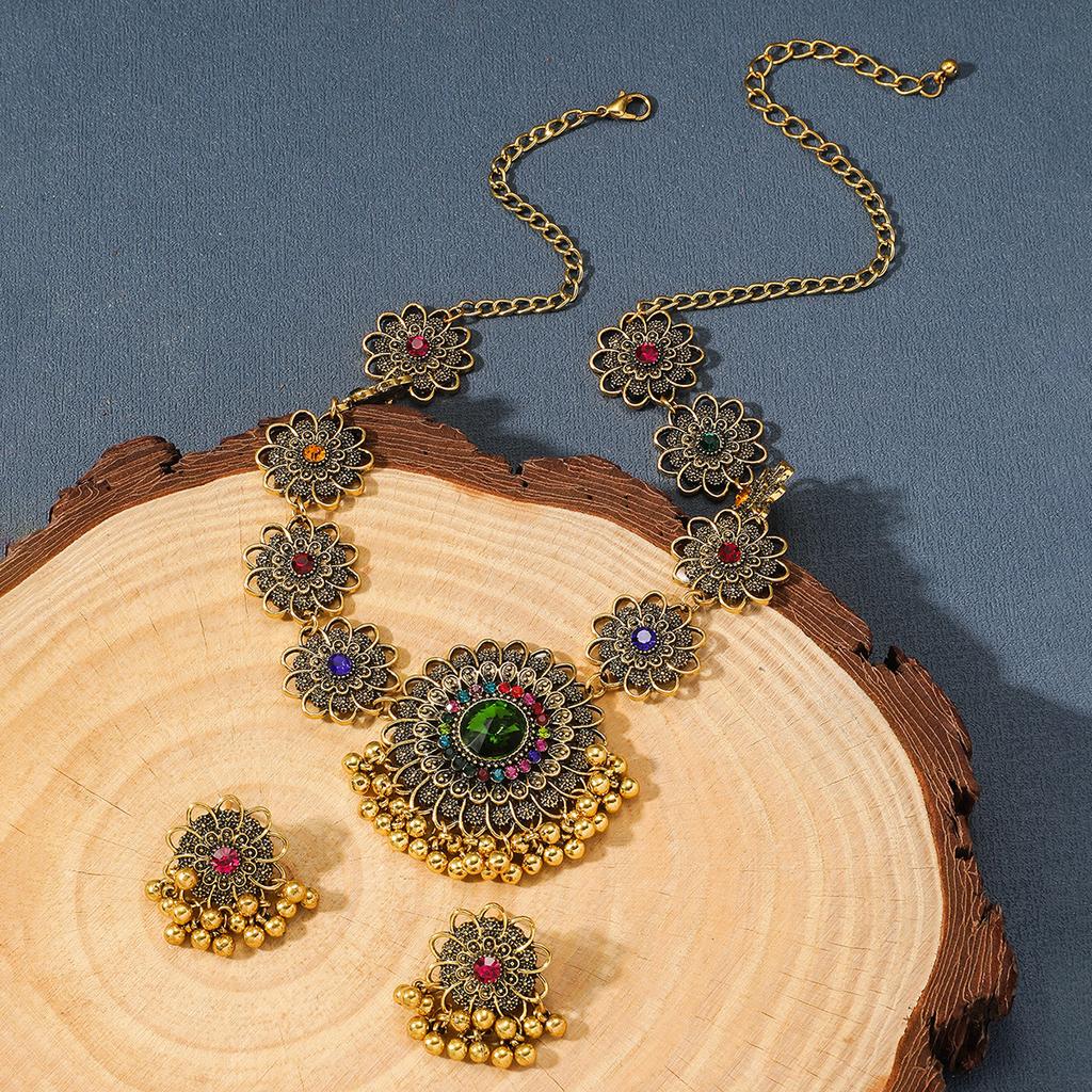 Retro Flower Chain Necklace Set for Women Crystal Tassel Earrings Necklace Bohemian Jewelry Accessories