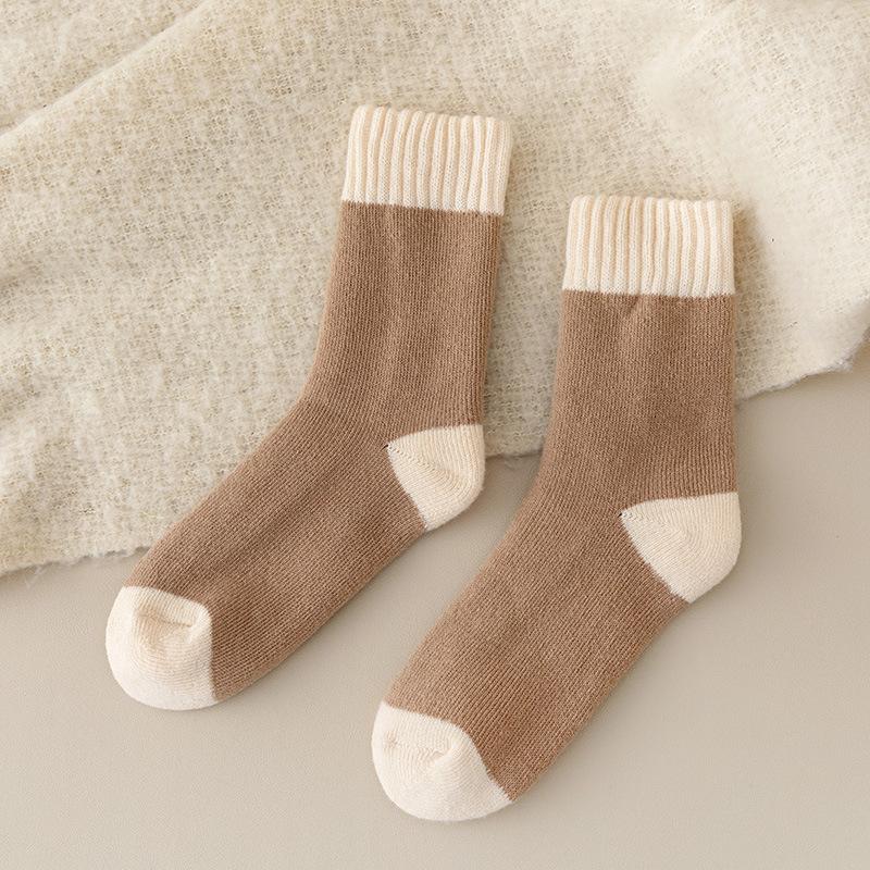 Women's Autumn and Winter Fleece Thick Warm Cashmere Cotton Socks Warm Feet Fleece Snow Mid-calf Socks