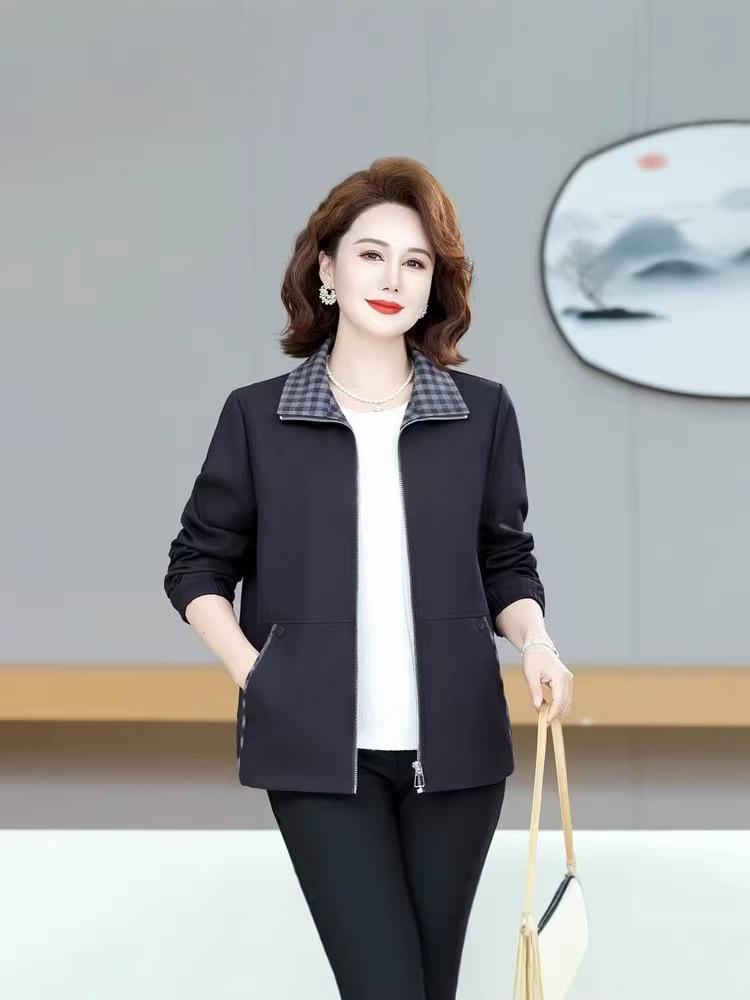 Stylish Autumn Jacket for Middle-aged Women - Fashionable Lapel Design for 40s & 50s