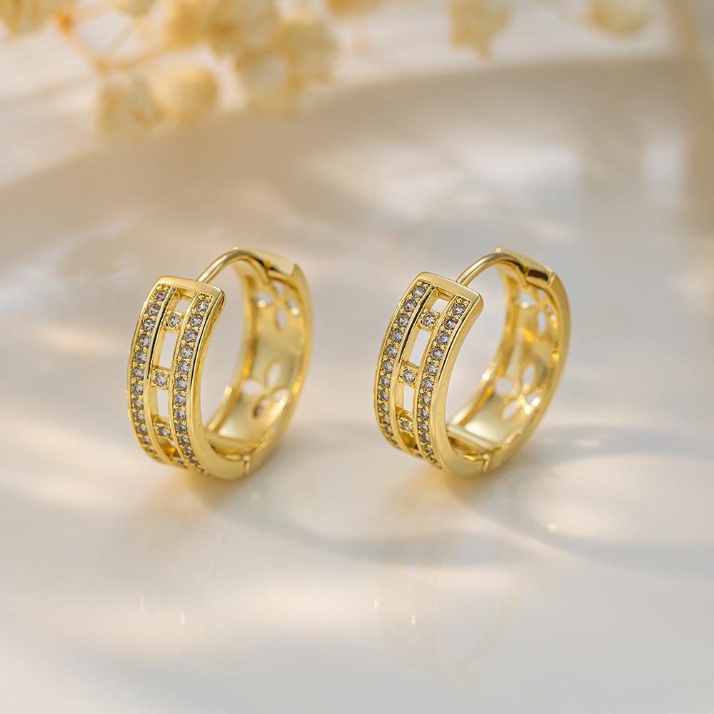 Elegant Inlaid Zircon Ear Cuff and Gold Electroplated Elf Ear Stud Earrings for Women