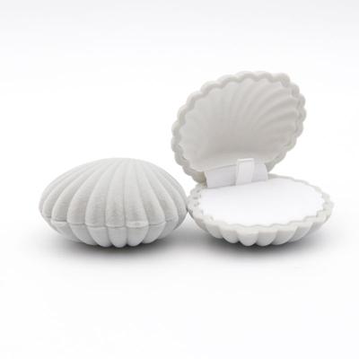 1Pcs una forma de concha de mar lujo Caja De Terciopelo Anillo Anillo de joyería de pendientes pendiente CA Zc