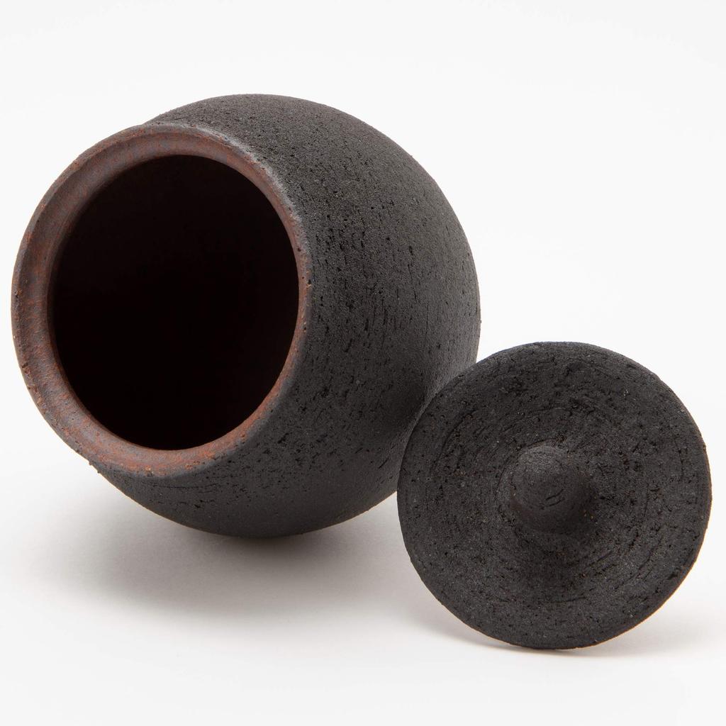 Hechimon Shigaraki Ware Salt Ceramic Storage Salt Made in Moisture Absorbing and Humidity Maintaining Dryness Jar, Small, Black, Canister, Container,