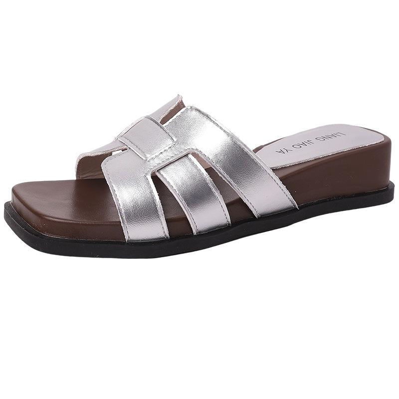 Hollow and breathable flat bottom square head versatile one-word drag women's new Xia Liang slippers