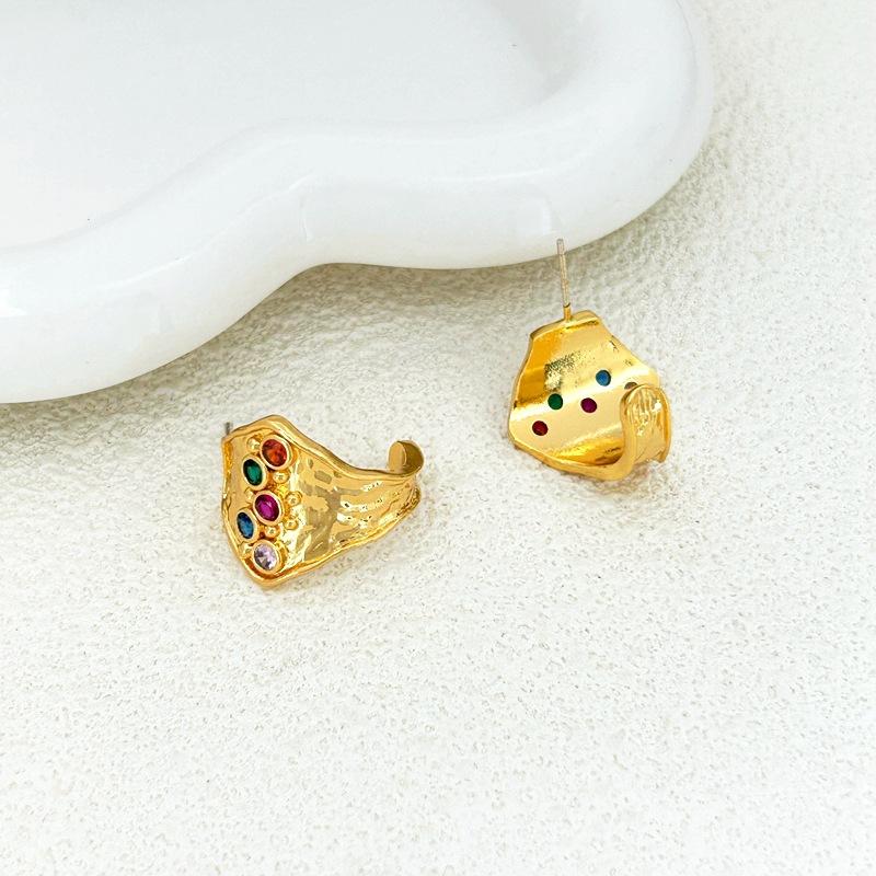 Retro Light Luxury Design Irregular Earrings Stud Earrings
