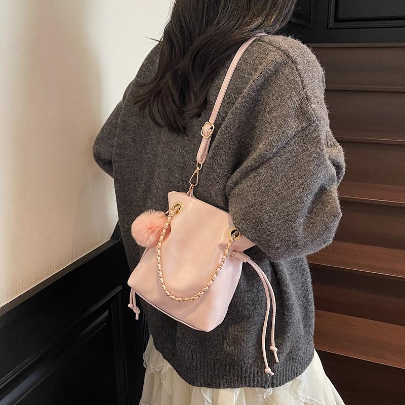 Chain Messenger Bag Women's 2025 Autumn and Winter New Trend Shoulder Bag Fashion Handbag Versatile Bucket Bag