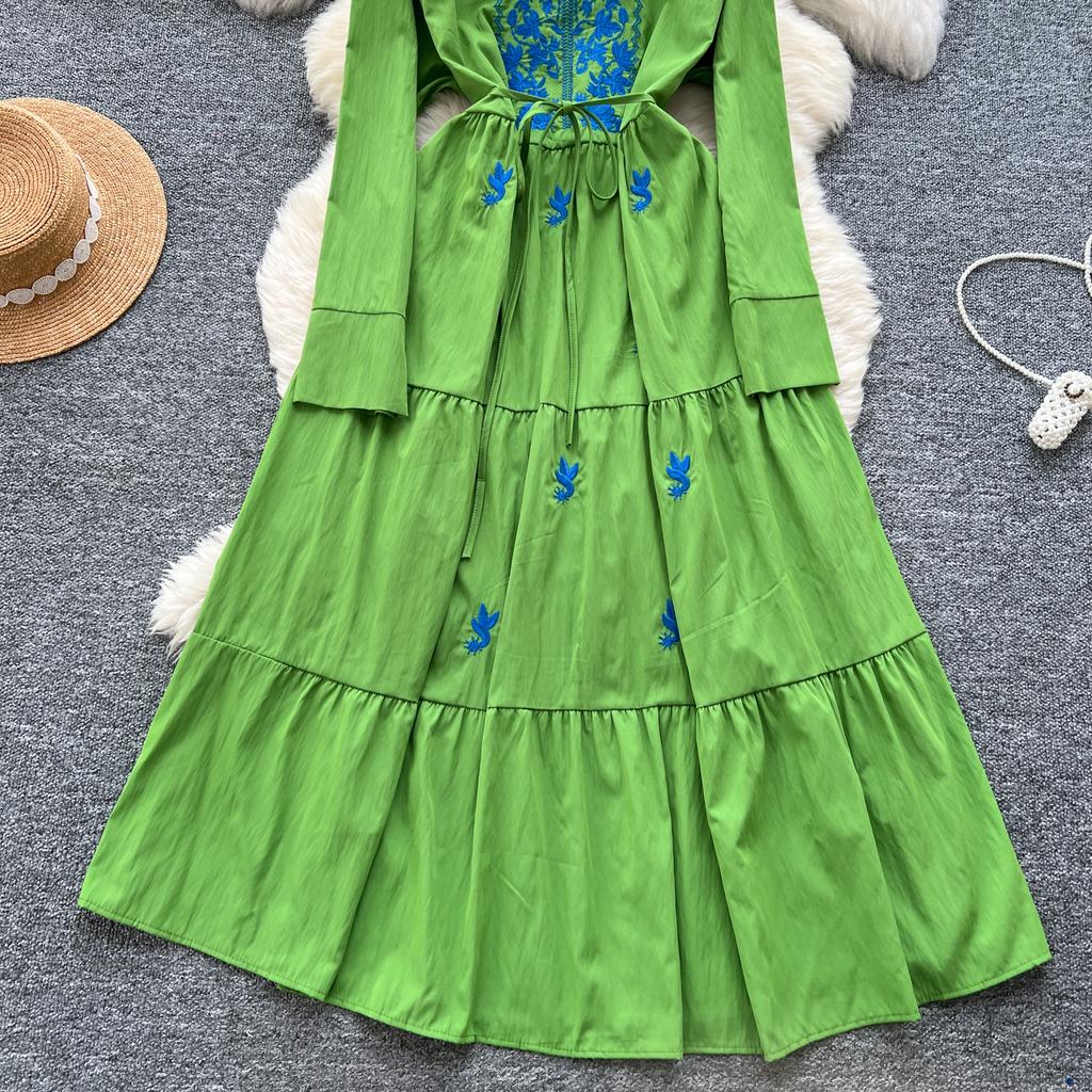 Vintage Western Style Embroidered V-neck Strap Up Waist Long Sleeve Dress for Women French Elegant Grand Swing Long Dress