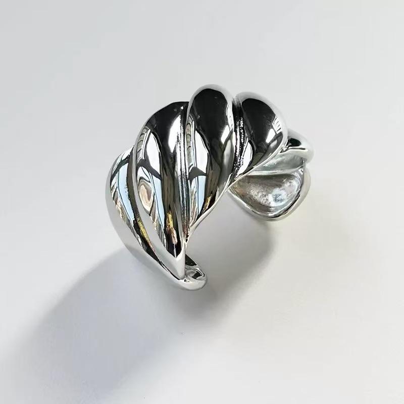 European-American Twill Cuff Bracelet: Exaggerated, Fashionable, Luxurious, Stylish Jewelry