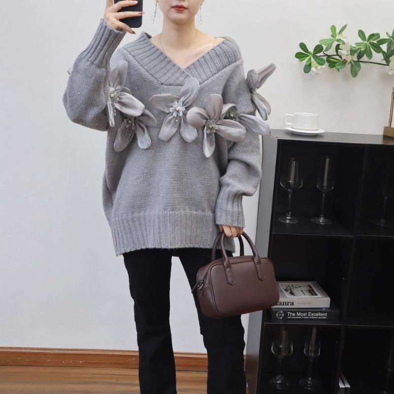 Autumn New Thickened Sequins Heavy Industry Three-dimensional Flower Knitted Sweater Top Loose High-end Sweater Pullover Woman