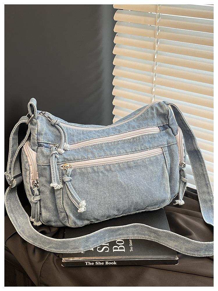 Denim bag women's large capacity 2025 new autumn and winter casual messenger bag college students commuting tote bag