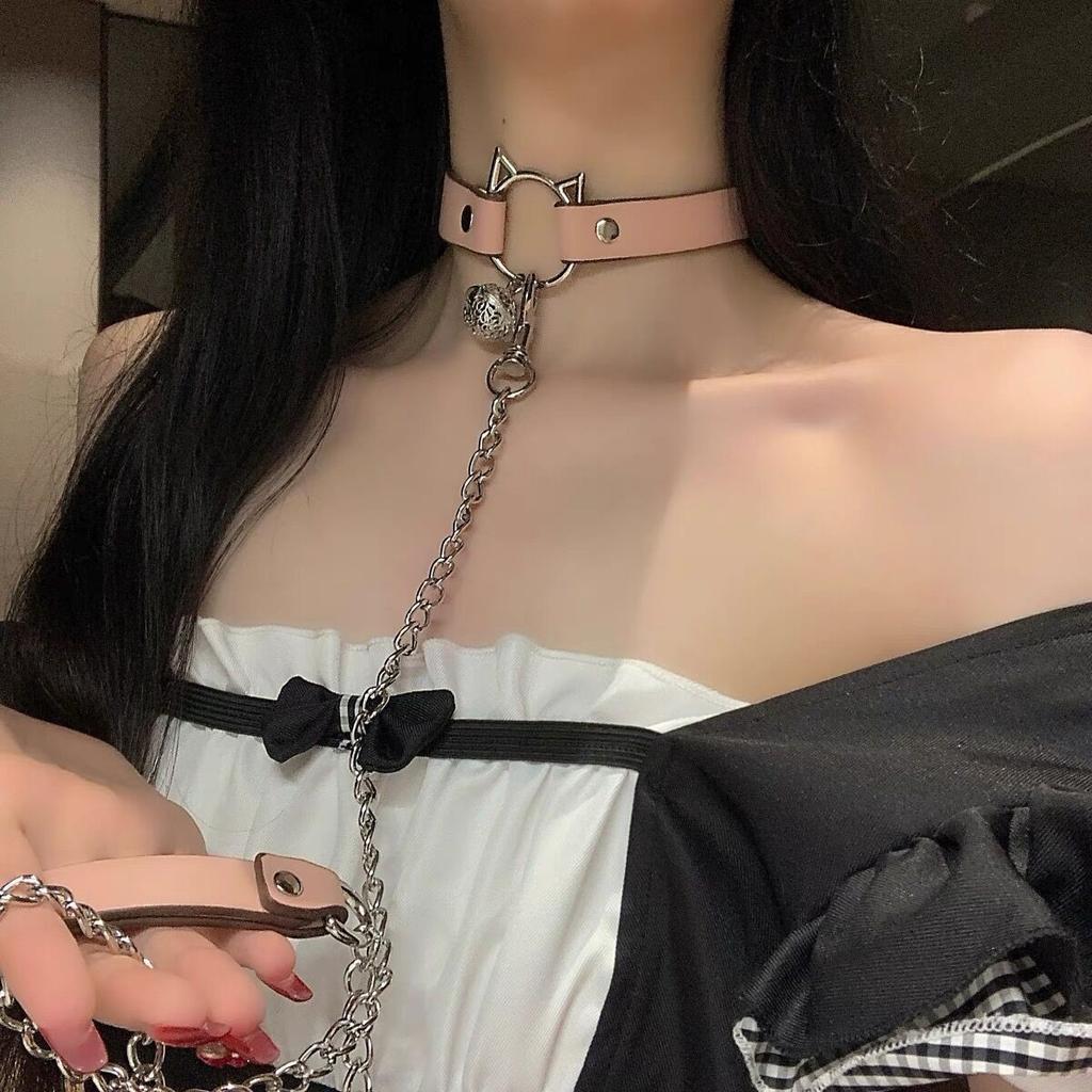 Female collar with a chain around the neck, choker, Niche design leather neck collar, high-end punk neck chain, sexy neck collar