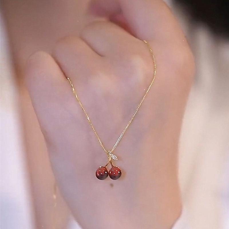 Ins Wind Pearl Necklace Design Collarbone Chain Love Pendant Jewelry