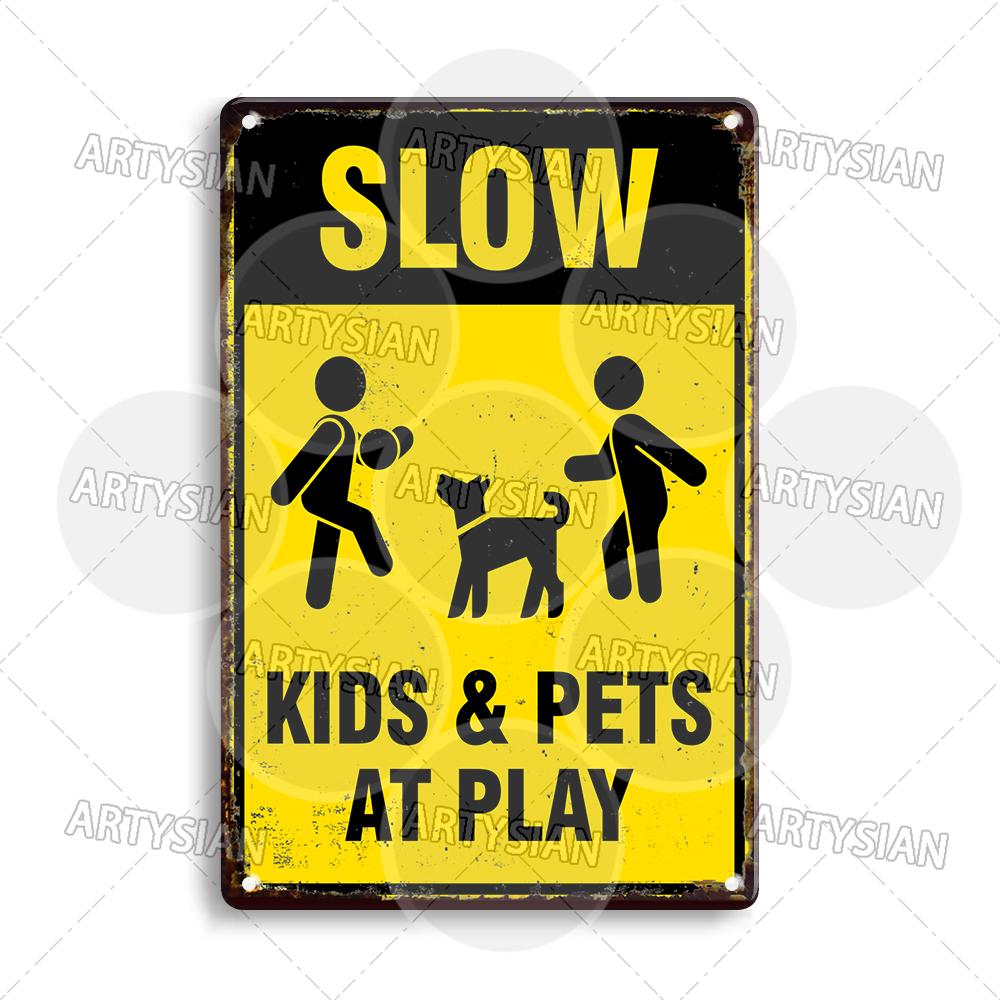 Металлическая табличка Безопасность детей Предупреждающая табличка для детей Осторожно, дети переходят дорогу Снизьте скорость Зона безопасности для детей Дети и домашние животные играют Осторожно 20x30cm（7.8x11.8inch）