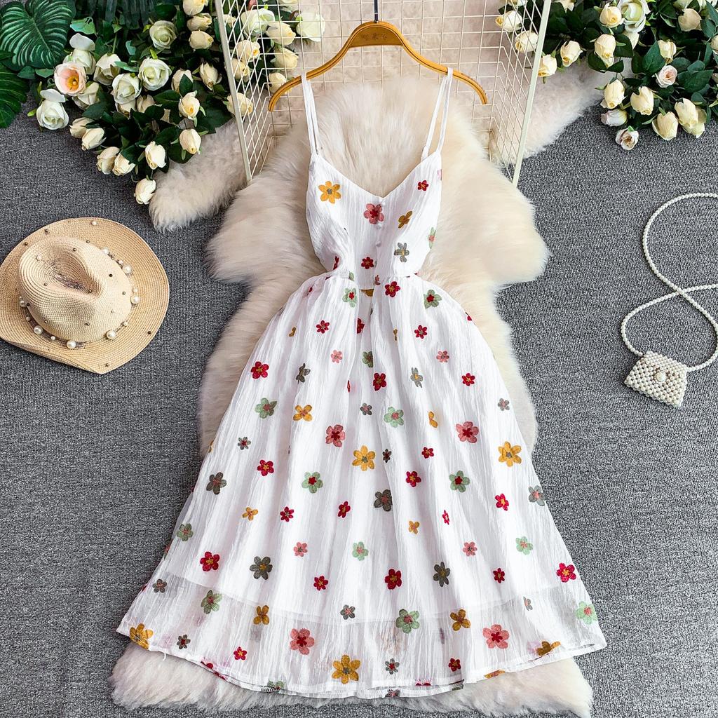 Gentle wind sweet embroidery floral dress women's summer seaside vacation wind V-neck waist thin A-word suspender skirt