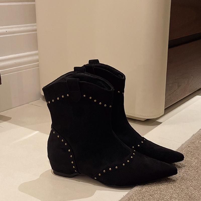 Women s Ankle Boots Low Heels Pointed Toe Suede Fashion Autumn Winter Boots 2025 New Sexy Luxury Rivet Chelsea Boots De Mujer 35 чёрный 4370₽