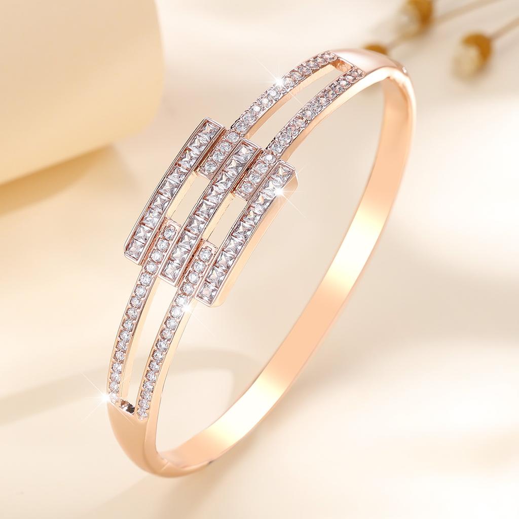 Fashionable and Simple Zirconia-set Women’s High-end Luxury Bracelet