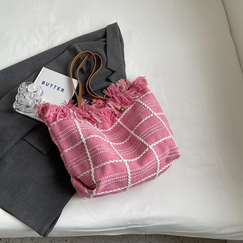 

New niche design checkered plush tote bag large capacity casual versatile going out travel bag shoulder bag роза розовый