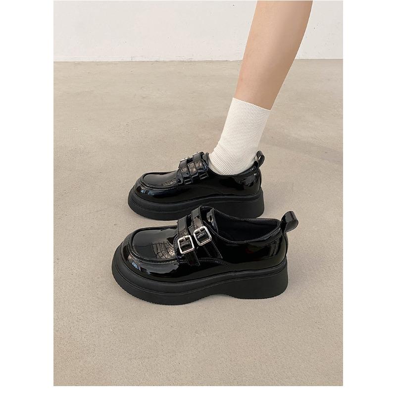 

Простые универсальные туфли-лодочки с круглым носком и на толстой подошве 40 чёрный