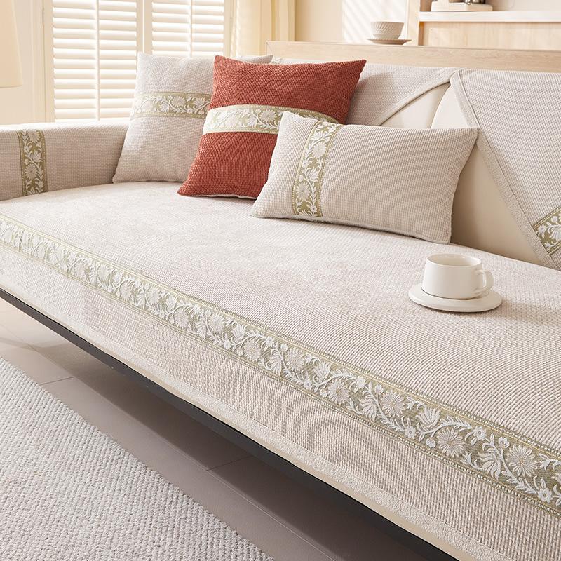 

High-End Simple Wind Chenille Sofa Cover Non-Slip Sofa Cushion Lace Luxury Sofa Cover Universal In All Seasons 70*70cm