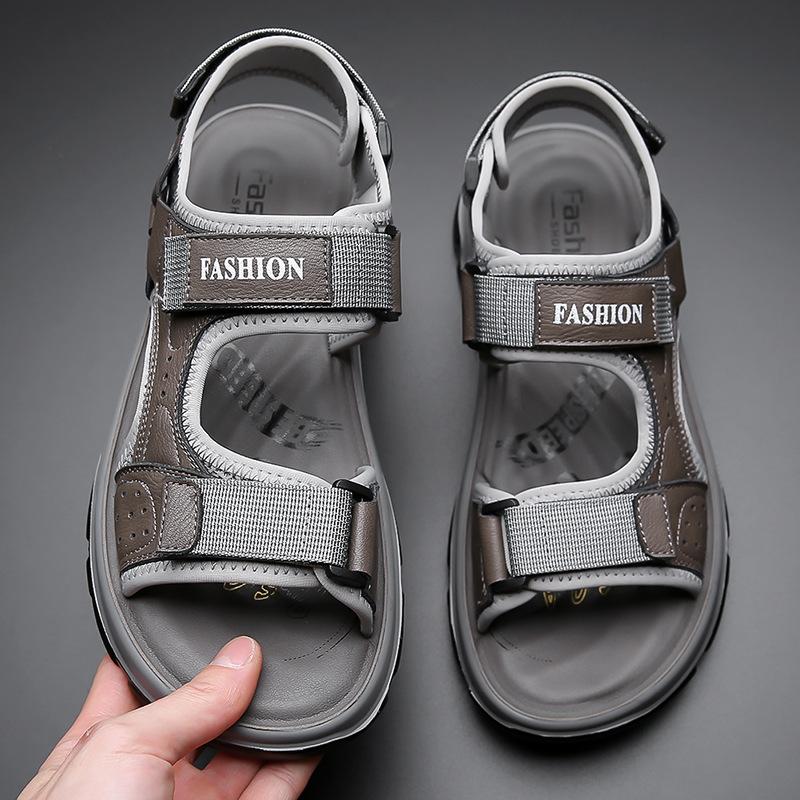 Fashion 2024 Summer Fashion Breathable Sports Men's Sandals Designer New Solid Color Soft Sole Retro Flat Base Male Shoes