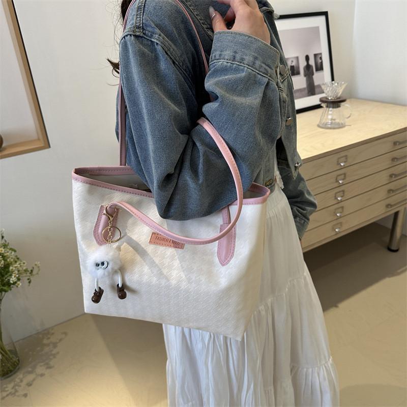 Stylish Street Fashion 2024 New Large Capacity Tote Bag For Women With Zipper Closure And Inner Pocket In Black Pink And Brown