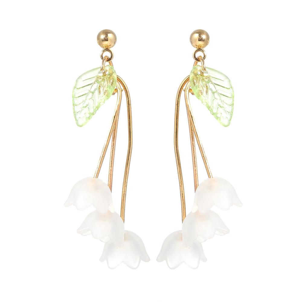 Versatile Personalized White Flower Petal Pearl Earrings, Silver Needle Earrings