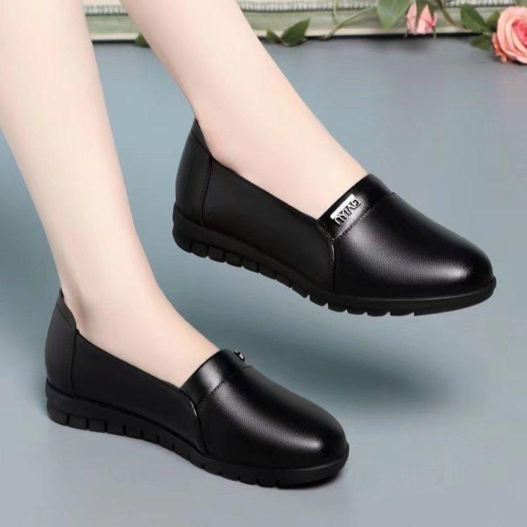 Women's Shoes Soft-soled Black Work Shoes Spring New Single Shoes Middle-aged and Elderly Flat-soled Non-slip Mother Leather Shoes Women's Single Shoe
