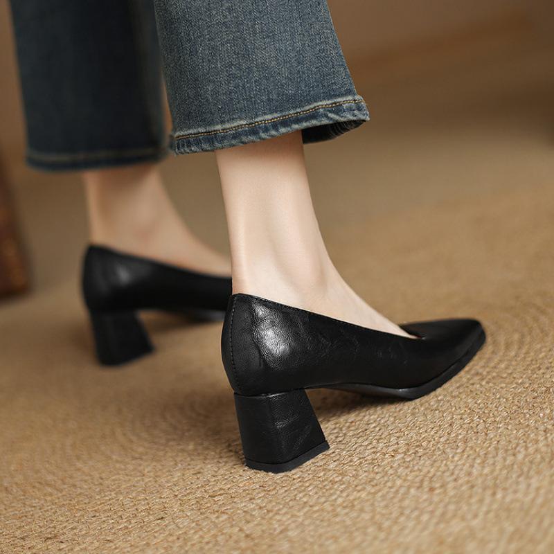 

Новая женская модная одинарная обувь однотонная квадратный носок средний каблук большой размер обуви резиновая подошва носить четыре сезона квадратный каблук повседневная женская обувь 43 чёрный