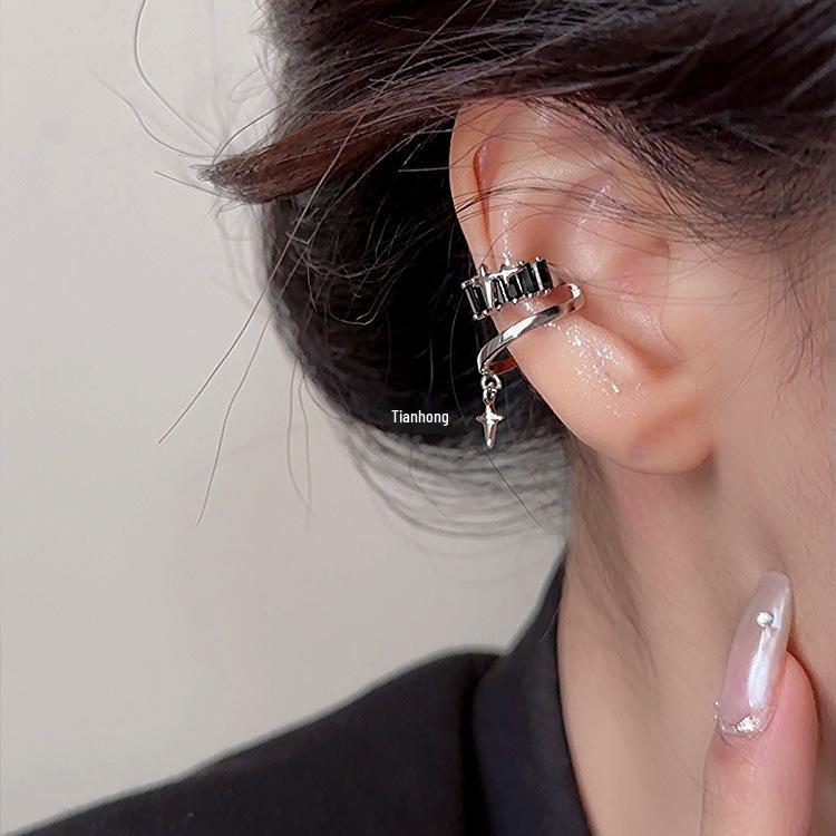 Sleek Black Zircon Star Ear Clip: No-Piercing Style for Women & Trendy Men's Accessory