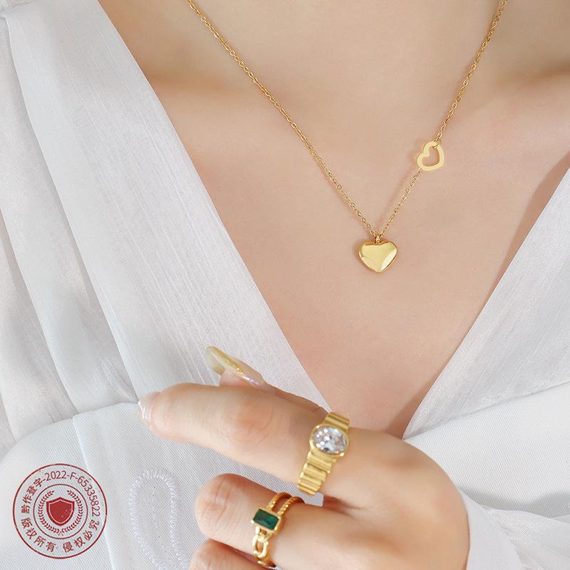 Blogger's Double Peach Heart Necklace: 18K Gold-Plated Titanium Steel Clavicle Chain P221