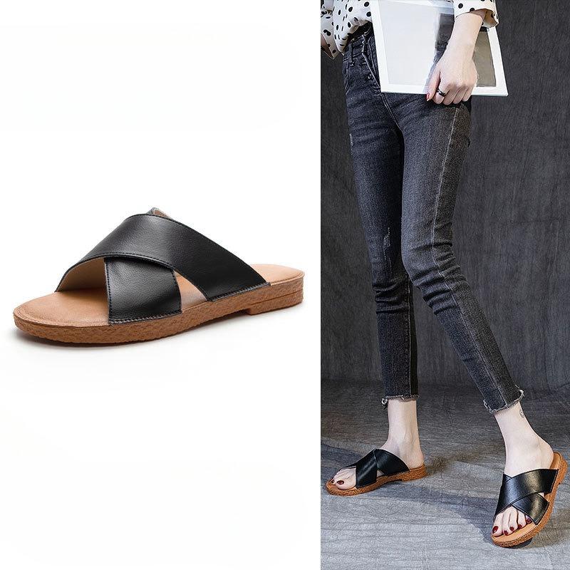 Fashionable Women's Outerwear Versatile Flat New Beach Shoes and Slippers