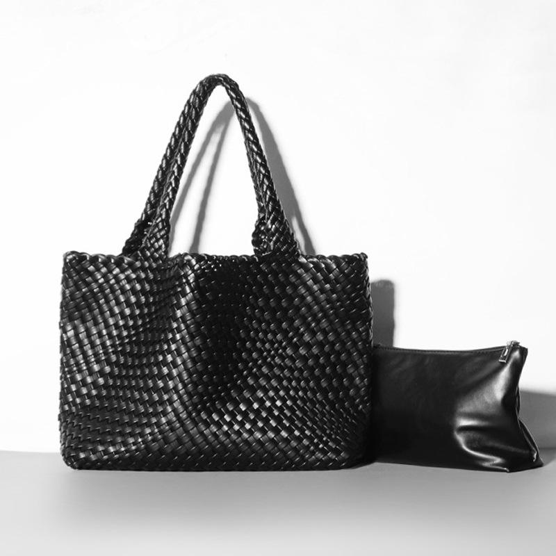 PU kožená taška Dámská kabelka Luxusní designová taška 2023 Nová móda Maminka Big Bag Tkací taška přes rameno pro ženy Plážová taška