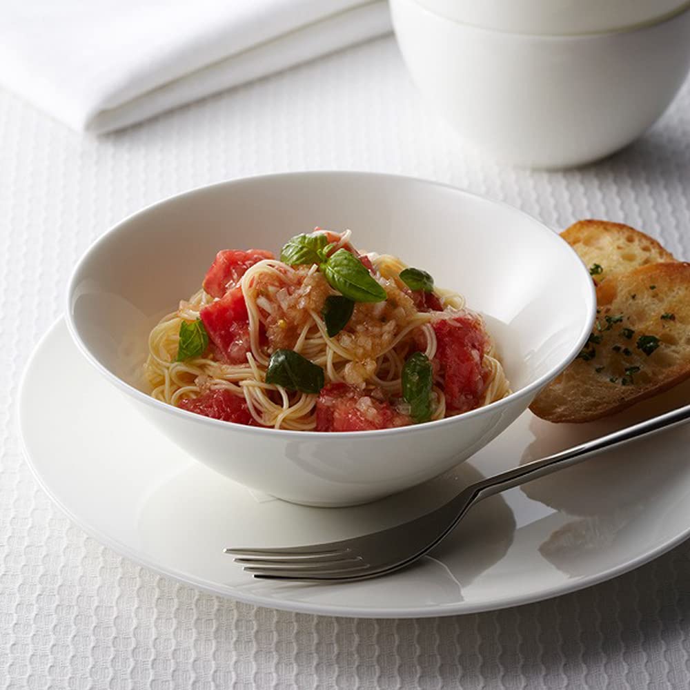 NARUMI White Collection 23cm Flat Plate, White, Stylish and Simple, Microwave and Dishwasher Safe, 51326-5649