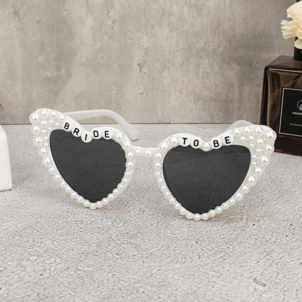 A Must-have for Singles Parties! Bridal Heart-shaped Sunglasses: Women's Fashionable Sunglasses, Bridesmaid Photography Artifact, Preferred Party Gift