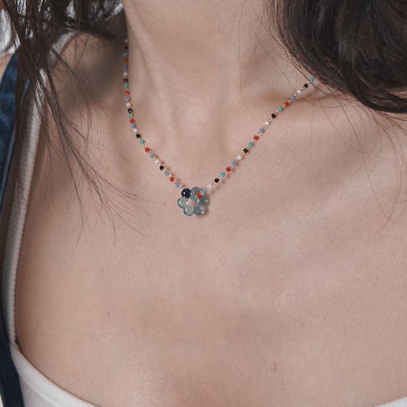 

Primaute CHEWING FLOWER NECKLACE WHITE(PRN238-wh)