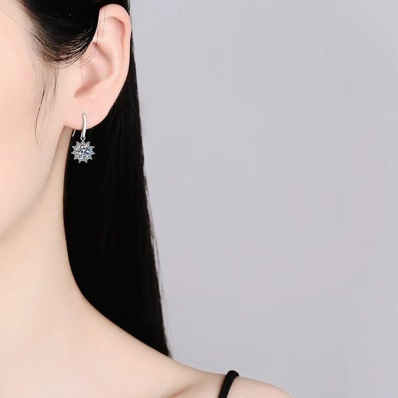 Light Luxury Sunflower Ear Hooks: Fairy-like, Super Shiny Zirconia Flower Dangle Earrings for Women