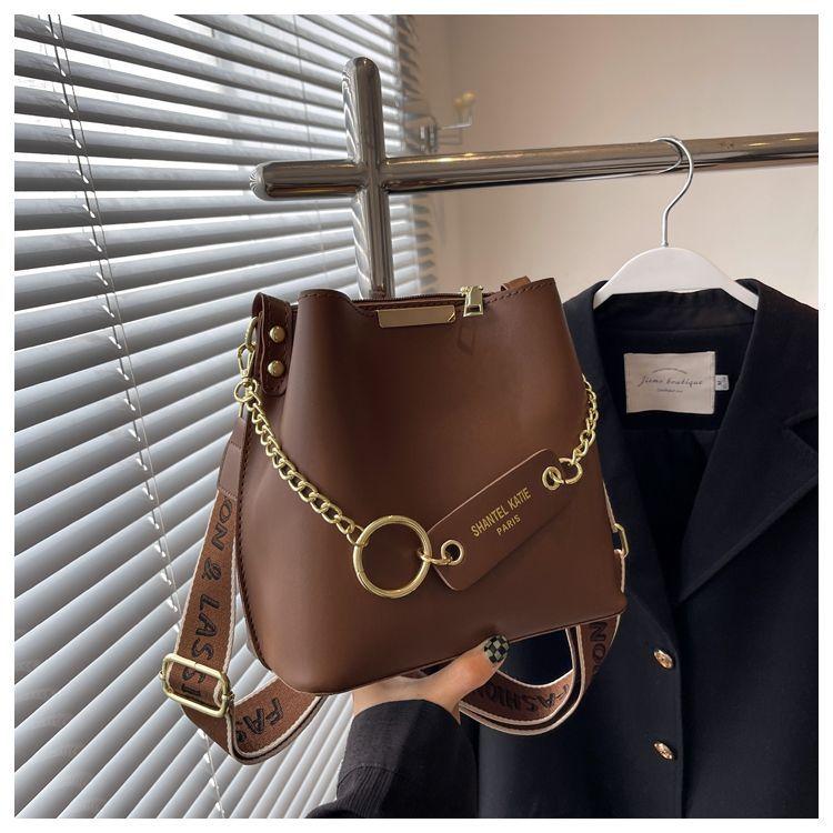 Popular Bag Women's Large-capacity New Fashionable Broadband Shoulder Messenger Bag Autumn and Winter Retro Texture Bucket Bag