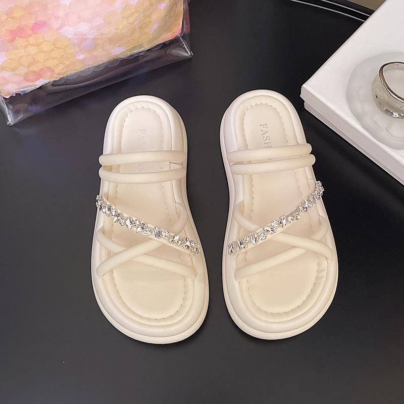 Fashion Versatile Rhinestone Flat Sandals Women 2025 Summer New Outer Wear One Word with Roman Fairy Wind Beach Shoes