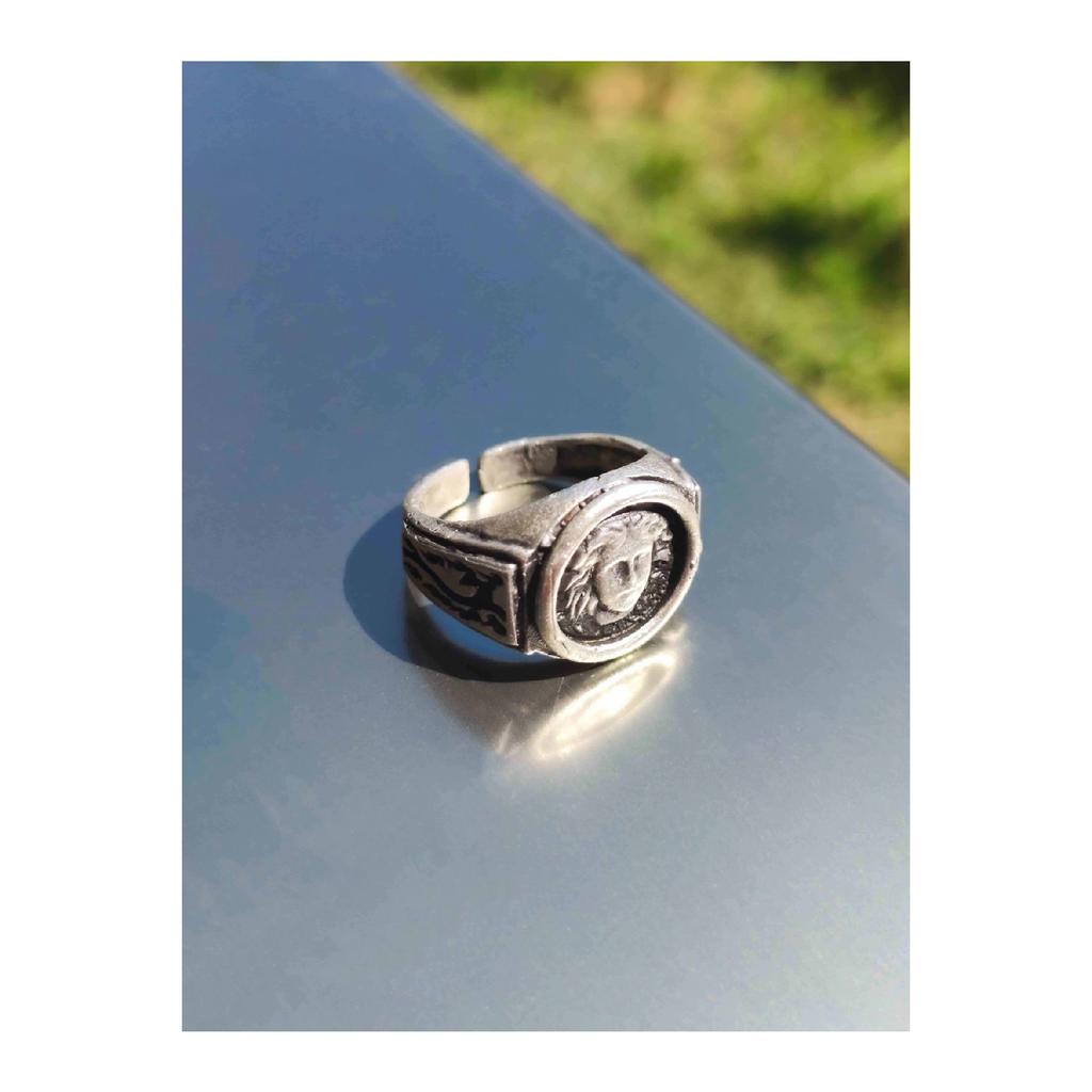 Verstellbarer, versilberter Unisex-Ring Medusa-Modell